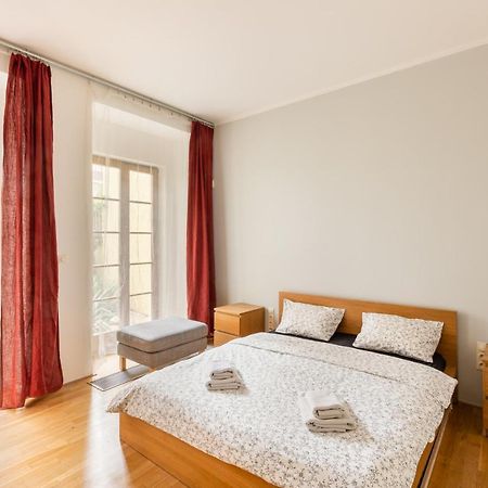 City Centre Garden Apartment With Parking Praga Exterior foto