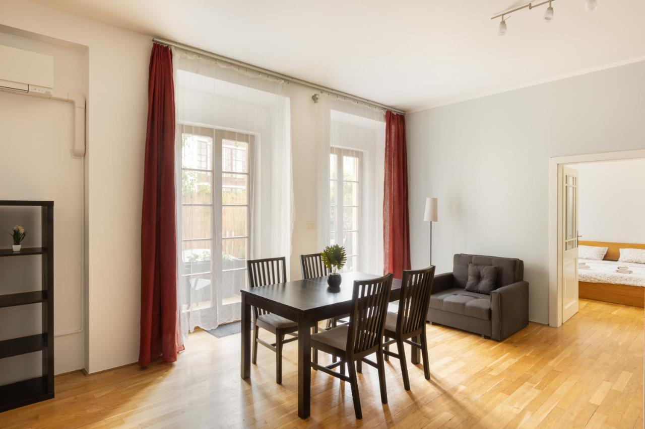 City Centre Garden Apartment With Parking Praga Exterior foto